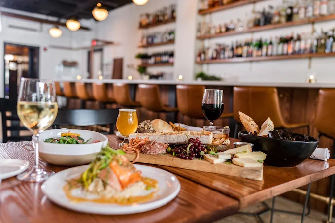 District Kitchen & Bar